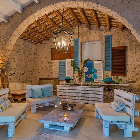 Mas Carreras 1846 Holiday home *